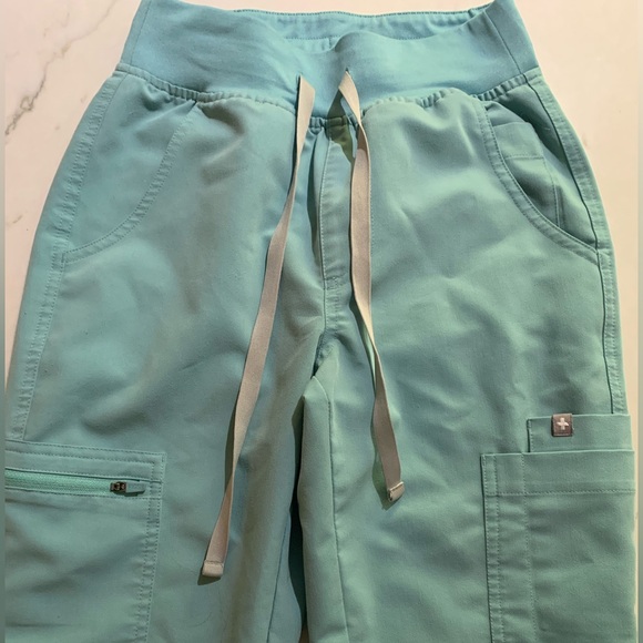 Figs High Waisted Yola Skinny Scrub Pant - Picture 2 of 6